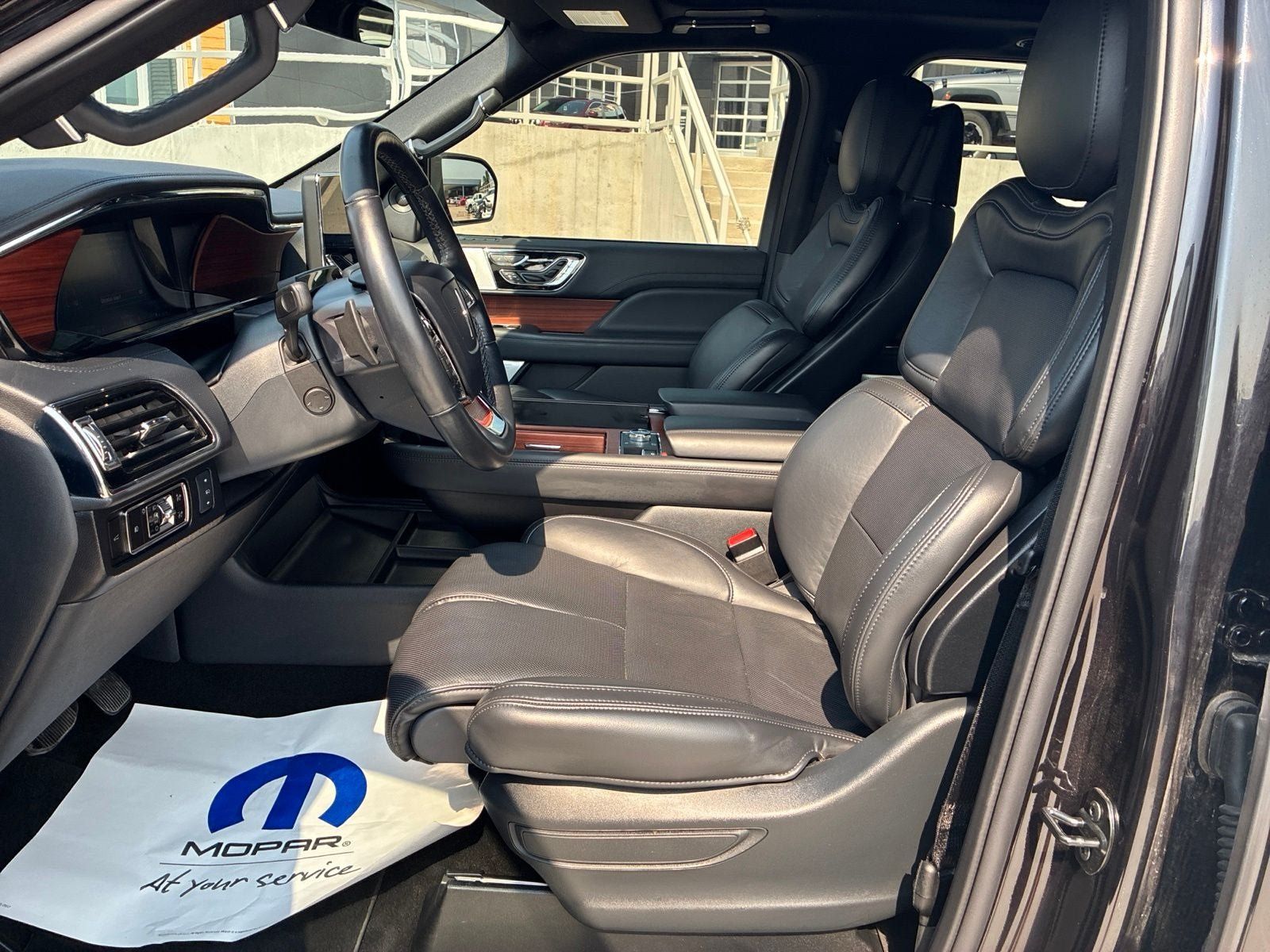 Used 2024 Lincoln Navigator Reserve AWD/4WD image 14