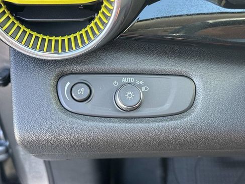 New 2026 Chevrolet Trax ACTIV w/ Sunroof Package image 22