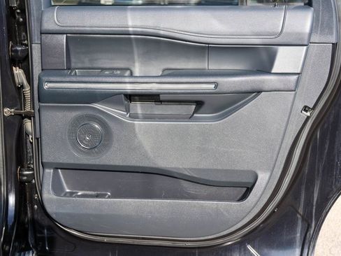 Used 2024 Ford Expedition Max XLT image 18