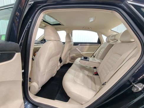 Used 2018 Volkswagen Passat 2.0T SEL Premium FWD image 24