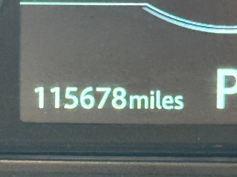 Used 2019 Land Rover Discovery Sport SE AWD/4WD image 17