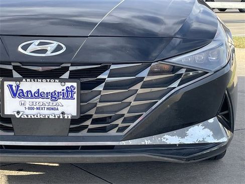 Used 2021 Hyundai Elantra Limited w/ Preferred Accessory Package image 8