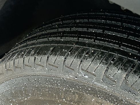 Used 2024 Jeep Grand Cherokee Limited image 10