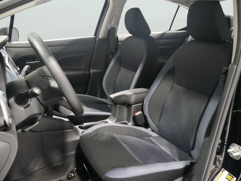 New 2025 Nissan Versa SV w/ Trunk Package FWD image 10