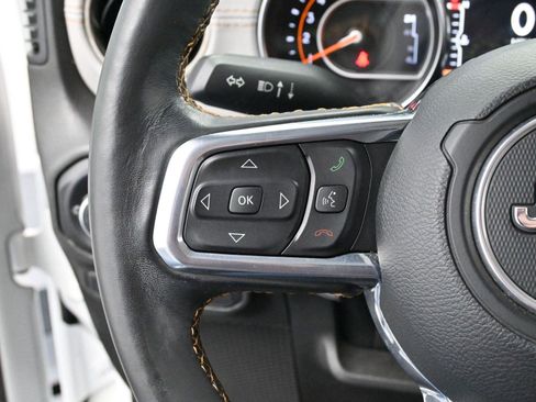 Used 2022 Jeep Gladiator Overland image 17