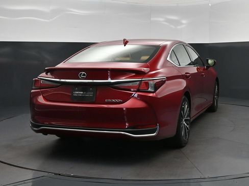 Certified 2023 Lexus ES 300h w/ Premium Package FWD image 7