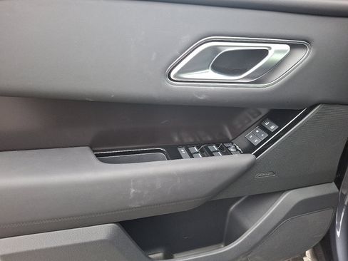 Used 2026 Land Rover Range Rover Velar Dynamic SE image 10