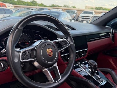 Used 2019 Porsche Cayenne AWD/4WD image 13