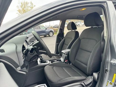 Used 2019 Hyundai Elantra SE w/ Cargo Package FWD image 12