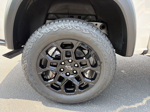 New 2026 Chevrolet Colorado Trail Boss w/ Midnight Edition AWD/4WD image 17