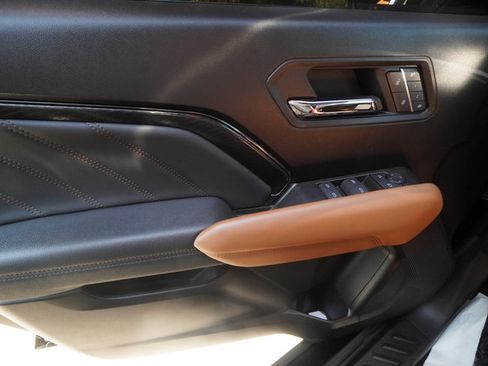 Used 2024 GMC Canyon AT4 w/ AT4 Premium Package AWD/4WD image 15