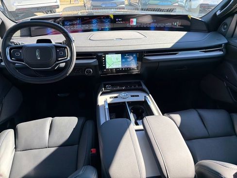 New 2026 Lincoln Navigator Reserve w/ Jet Appearance Package image 3