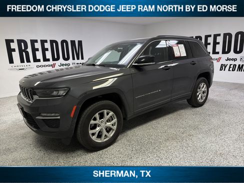 Used 2023 Jeep Grand Cherokee Limited w/ Luxury Tech Group II AWD/4WD image 1