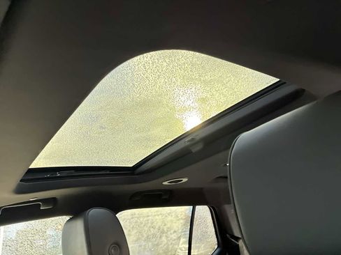 Certified 2023 Chevrolet Traverse RS image 19