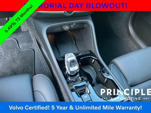 Certified 2025 Volvo XC40 B5 Ultra AWD/4WD image 20