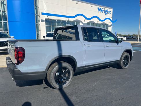 New 2026 Honda Ridgeline Black Edition image 14