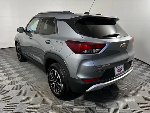 Used 2025 Chevrolet TrailBlazer LT AWD/4WD image 6