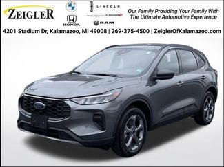 Used 2025 Ford Escape ST-Line AWD/4WD video 1