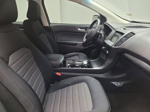 Used 2020 Ford Edge SE image 21