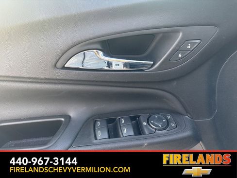 Used 2023 Chevrolet Equinox LT image 7