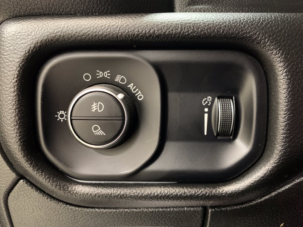 Used 2023 RAM 1500 Big Horn AWD/4WD image 24