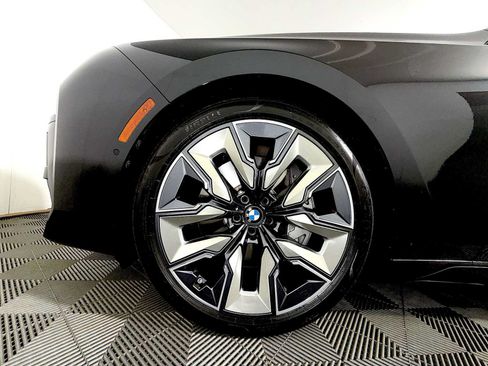 Used 2023 BMW 760i xDrive AWD/4WD image 8