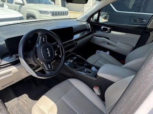 Certified 2025 Kia Sorento EX FWD image 7