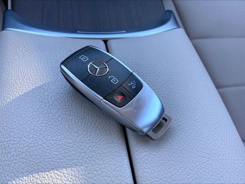 Certified 2022 Mercedes-Benz GLC 300 4MATIC image 16