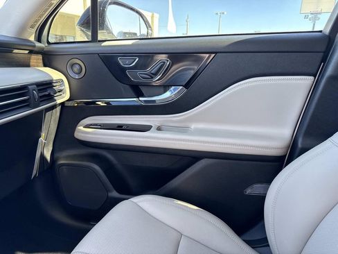 New 2026 Lincoln Corsair Reserve image 22