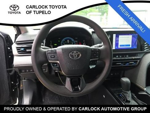 Used 2025 Toyota Camry LE w/ Convenience Package FWD image 8