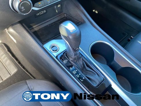 Used 2022 Nissan Altima 2.5 SV FWD image 17