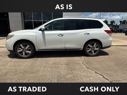 Used 2015 Nissan Pathfinder Platinum FWD image 4