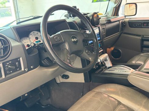 Used 2004 HUMMER H2 w/ Preferred Equipment Group AWD/4WD image 12