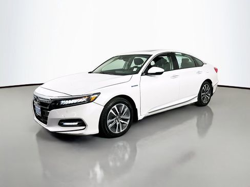 Used 2018 Honda Accord Touring image 4
