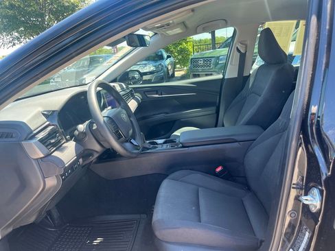 Used 2025 Toyota Camry LE w/ Convenience Package FWD image 10
