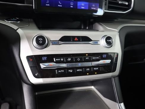 Used 2021 Ford Explorer XLT w/ Equipment Group 202A AWD/4WD image 45