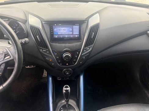 Used 2013 Hyundai Veloster Turbo w/ Ultimate Pkg image 12