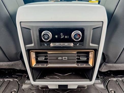 Used 2024 GMC Hummer EV 2X w/ LPO, Illumination Package image 23