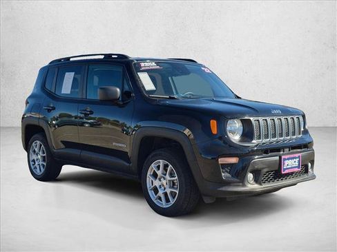 Used 2022 Jeep Renegade Latitude AWD/4WD image 3