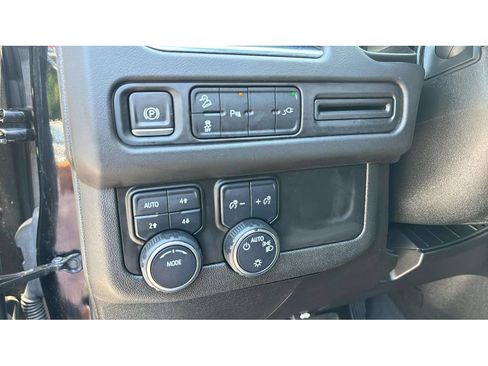 Used 2021 Chevrolet Tahoe Z71 AWD/4WD image 21
