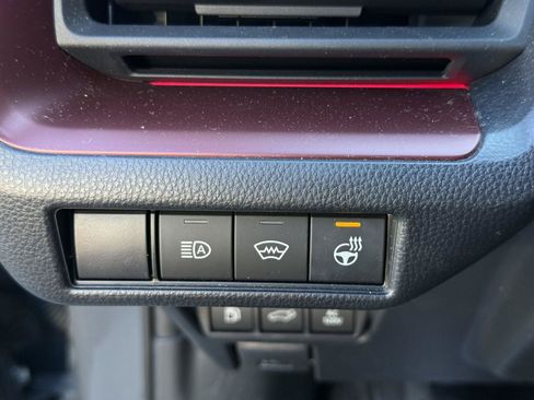 Used 2024 Toyota Prius Prime Premium FWD image 18