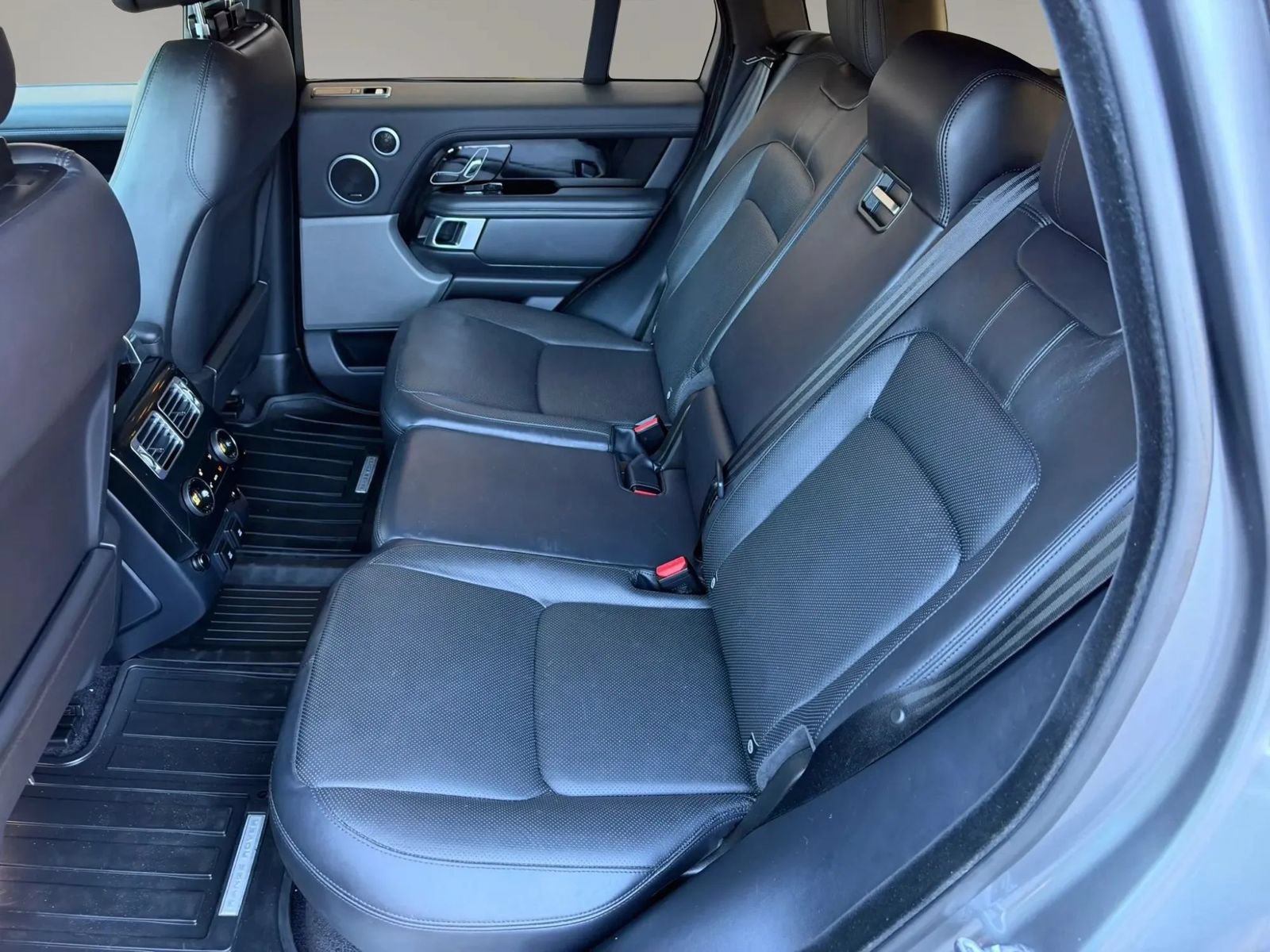 Used 2018 Land Rover Range Rover HSE AWD/4WD image 5