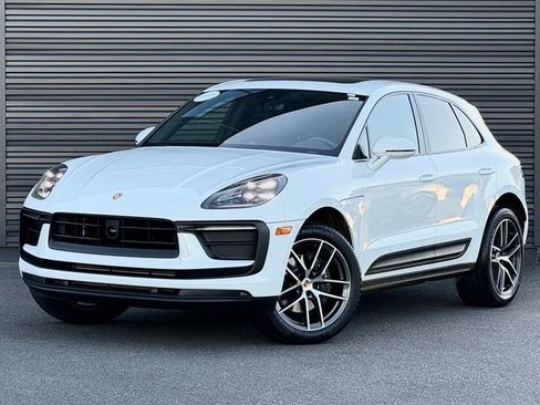 Used 2026 Porsche Macan AWD/4WD image 1