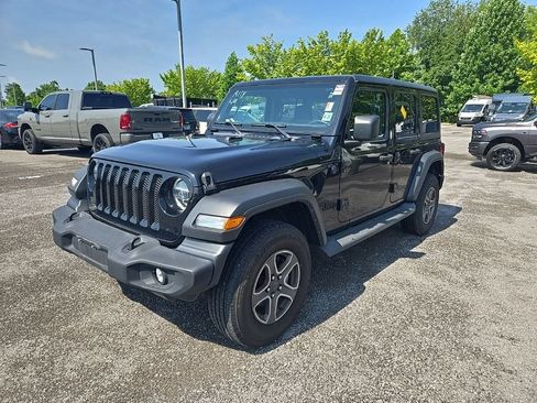 Used 2022 Jeep Wrangler Unlimited Sport AWD/4WD image 3