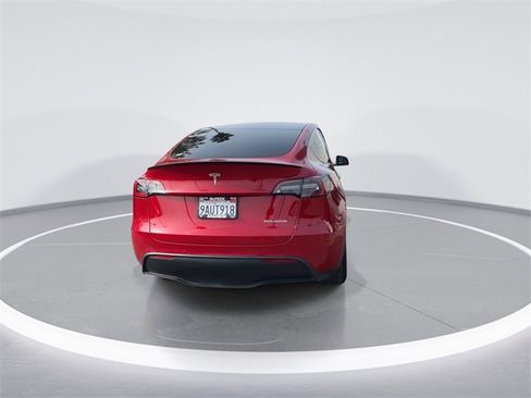 Used 2022 Tesla Model Y Performance image 7