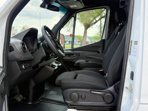 Used 2019 Mercedes-Benz Sprinter 170 w/ Driver Convenience Package image 12
