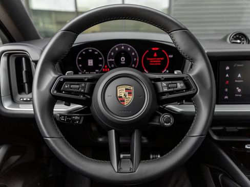 Certified 2025 Porsche Cayenne S AWD/4WD image 28