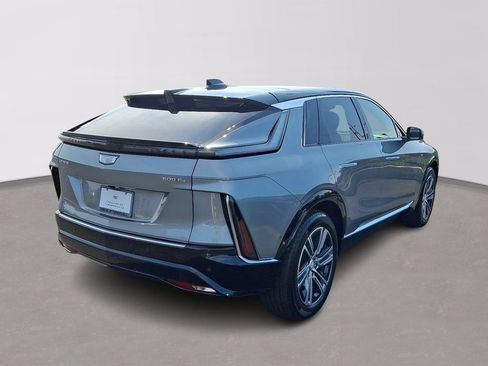 New 2026 Cadillac Lyriq Luxury w/ LPO, Floor Liner Package AWD/4WD image 4