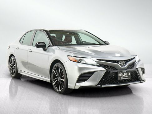 Used 2019 Toyota Camry XSE FWD image 7