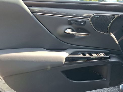 Used 2025 Lexus ES 350 Ultra Luxury w/ Accessory Package (Z2) FWD image 13